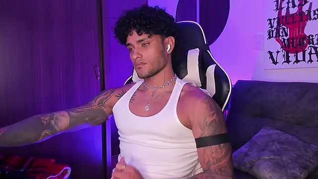 Alessandro Vanni online show from April 23, 2026, 2:07 am
