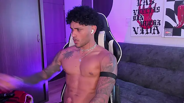 Alessandro Vanni online show from April 26, 2026, 2:58 pm