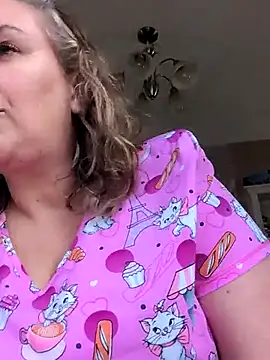 Snapshot of Canadian_BBW chatting on February 19, 2026, 9:45 pm Canadian BBW online show from February 19, 2026, 9:45 pm