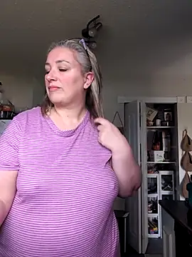 Snapshot of Canadian_BBW chatting on March 22, 2026, 6:31 pm Canadian BBW online show from March 22, 2026, 6:31 pm