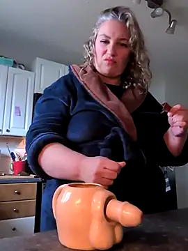 Snapshot of Canadian_BBW chatting on March 8, 2026, 5:27 pm Canadian BBW online show from March 8, 2026, 5:27 pm