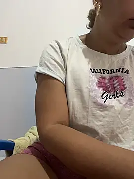 Snapshot of maymercy chatting on July 8, 2026, 11:33 am maymercy online show from July 8, 2026, 11:33 am