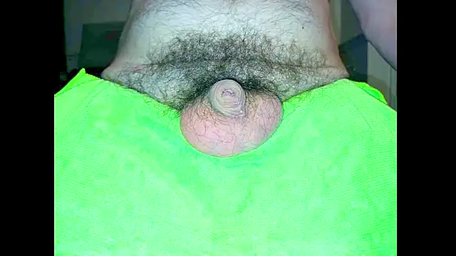 hairyuncut00 online show from August 3, 2026, 4:24 pm
