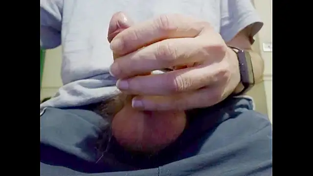 hairyuncut00 online show from October 2, 2025, 5:16 pm