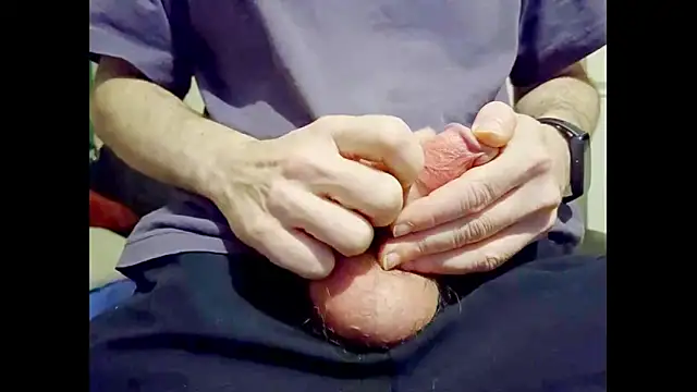 hairyuncut00 online show from October 22, 2025, 12:43 am