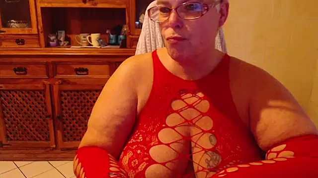 MISS LINDAH online show from February 4, 2026, 6:41 am