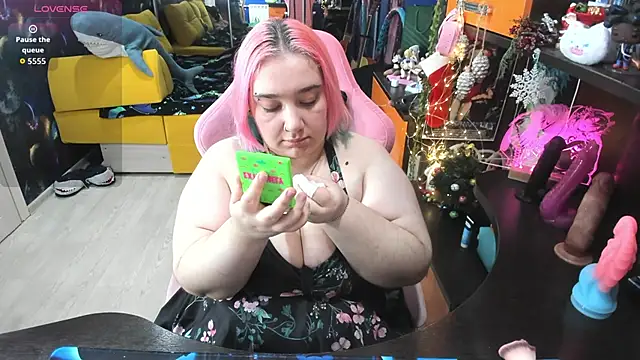 Softie Sofy online show from January 15, 2026, 2:04 am