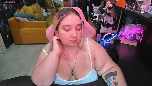 Snapshot of Softie_Sofy chatting on August 7, 2026, 2:06 am Softie Sofy online show from August 7, 2026, 2:06 am