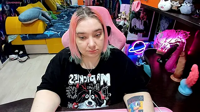 Softie Sofy online show from February 28, 2026, 1:05 am