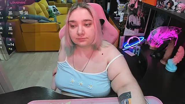 Snapshot of Softie_Sofy chatting on July 7, 2026, 1:41 am Softie Sofy online show from July 7, 2026, 1:41 am