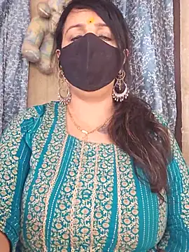 cute-tanvi online show from April 21, 2026, 1:42 am