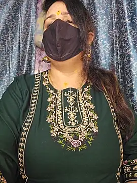 cute-tanvi online show from May 6, 2026, 12:47 am