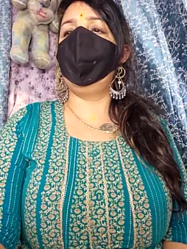 cute-tanvi online show from April 28, 2026, 2:27 am
