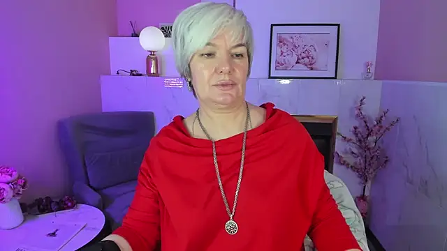 CarmenSoft online show from September 12, 2025, 8:52 pm