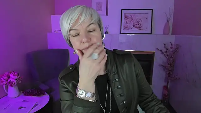 CarmenSoft online show from March 18, 2025, 3:23 am