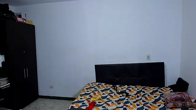 Snapshot of ares_sexxx chatting on February 19, 2026, 12:46 pm ares sexxx online show from February 19, 2026, 12:46 pm