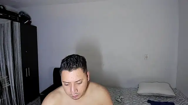 Snapshot of ares_sexxx chatting on June 13, 2026, 2:15 pm ares sexxx online show from June 13, 2026, 2:15 pm