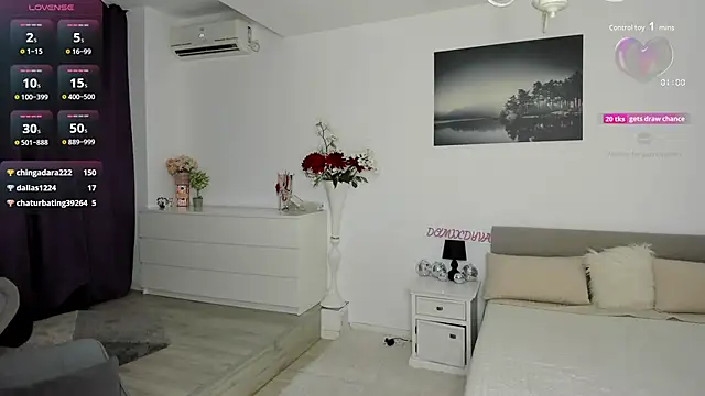 Domixdyva online show from September 17, 2025, 4:09 pm