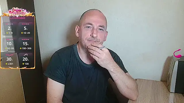 Snapshot of Johan___Barker chatting on June 14, 2026, 10:27 am Johan Barker online show from June 14, 2026, 10:27 am