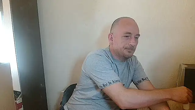 Snapshot of Johan___Barker chatting on July 26, 2026, 12:12 pm Johan Barker online show from July 26, 2026, 12:12 pm