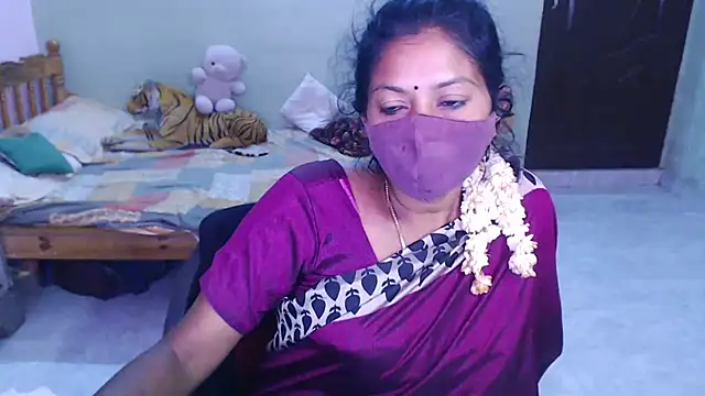Snapshot of Novapol chatting on July 2, 2026, 5:52 pm Novapol online show from July 2, 2026, 5:52 pm