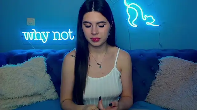 ViollinaLove online show from February 9, 2026, 5:49 am