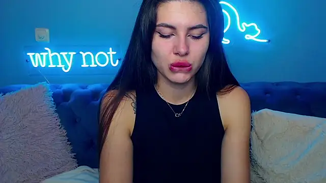 ViollinaLove online show from September 12, 2025, 4:56 am