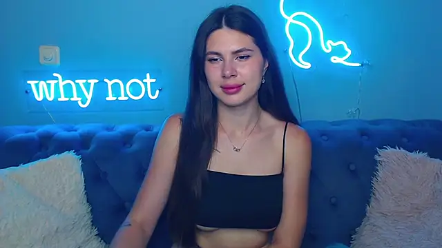 ViollinaLove online show from July 3, 2026, 4:52 am