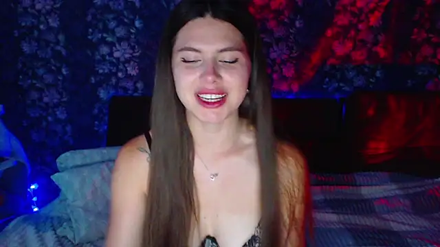 ViollinaLove online show from June 25, 2026, 4:54 am