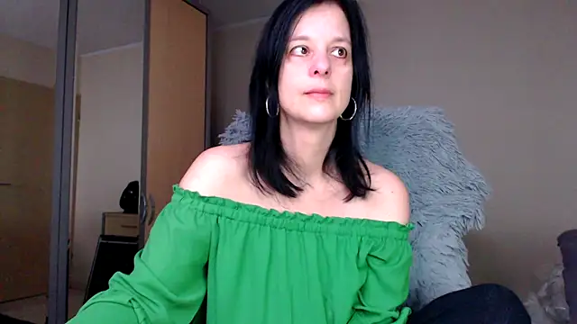  Sweetlonglips  online show from February 6, 2025, 9:00 am