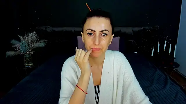 Rebecca Diamond online show from February 13, 2026, 6:13 am