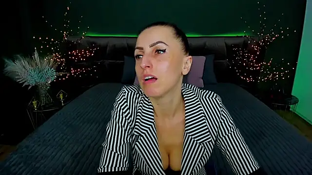 Rebecca Diamond online show from March 21, 2025, 9:34 am