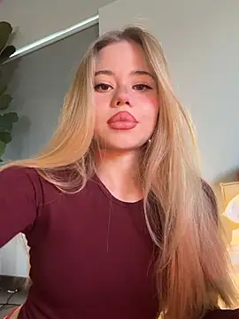 curchez  online show from February 8, 2026, 9:45 pm