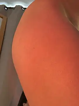 curchez  online show from November 21, 2025, 5:12 pm