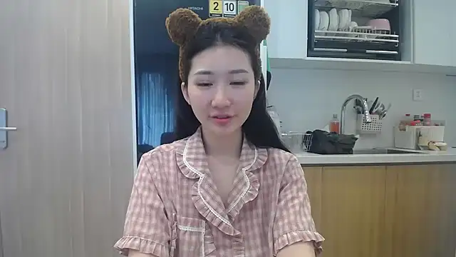 Asiagirll online show from April 29, 2026, 2:49 am