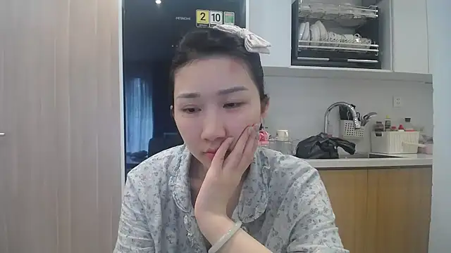 Asiagirll online show from July 16, 2026, 3:36 am