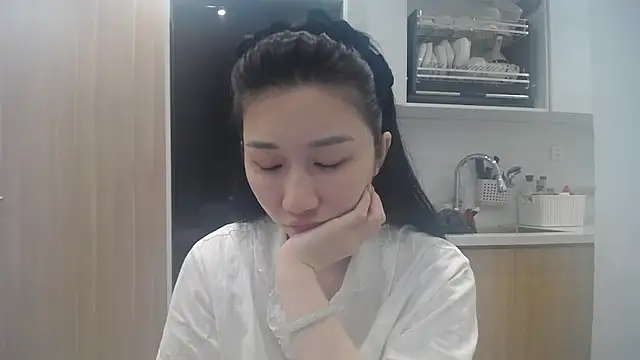 Asiagirll online show from July 28, 2026, 3:32 pm
