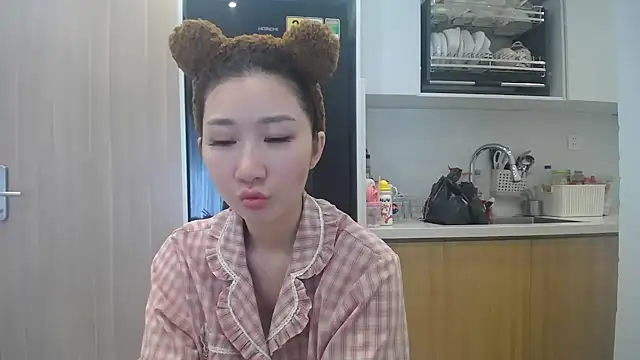 Asiagirll online show from June 22, 2026, 3:36 am