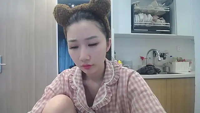 Asiagirll online show from June 22, 2026, 1:11 am
