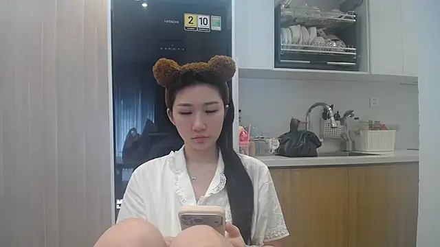 Asiagirll online show from June 28, 2026, 2:18 am