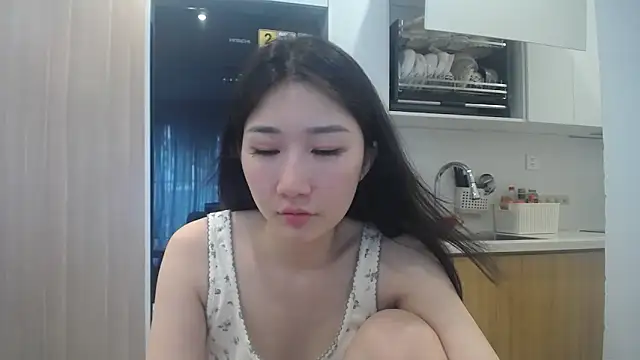 Asiagirll online show from May 21, 2026, 7:28 am