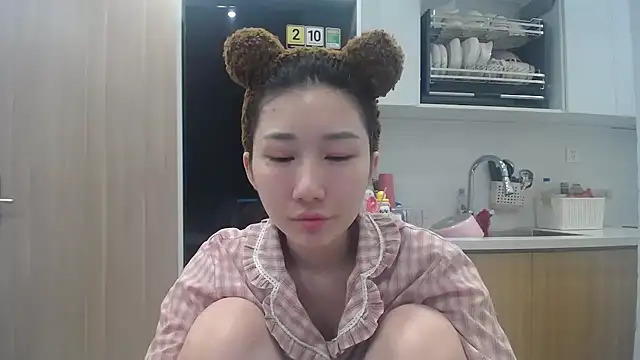 Asiagirll online show from June 15, 2026, 2:50 pm