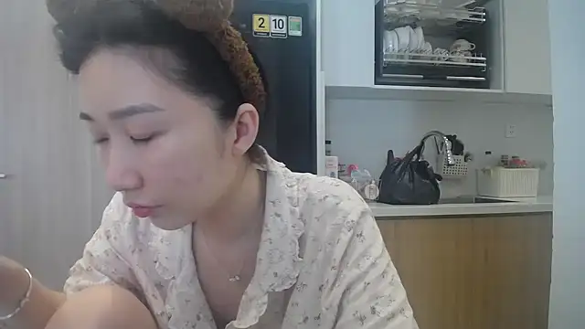 Asiagirll online show from July 2, 2026, 12:44 am