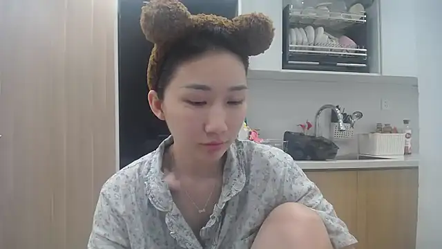 Asiagirll online show from July 6, 2026, 3:25 pm