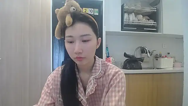Asiagirll online show from July 15, 2026, 1:01 am