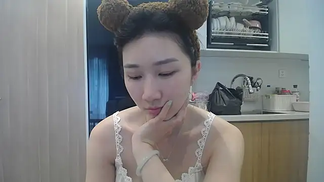 Asiagirll online show from July 3, 2026, 3:35 am