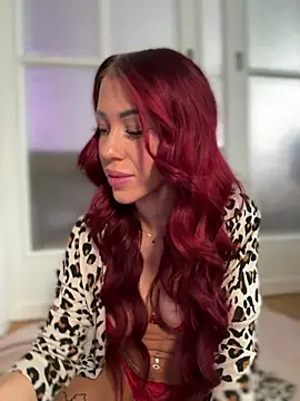 Snapshot of Pia_July_ chatting on February 21, 2026, 9:22 am Pia July online show from February 21, 2026, 9:22 am