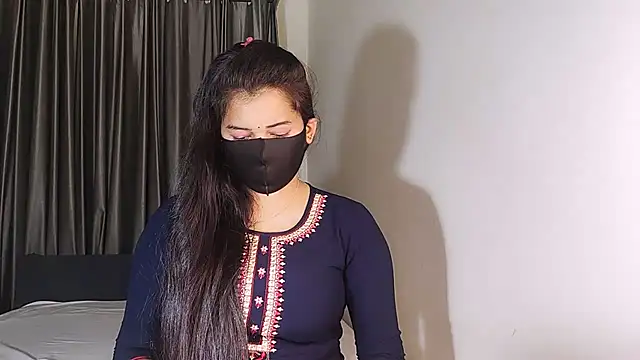 Snapshot of YourLovelyQueen chatting on January 18, 2025, 11:33 pm YourLovelyQueen online show from January 18, 2025, 11:33 pm