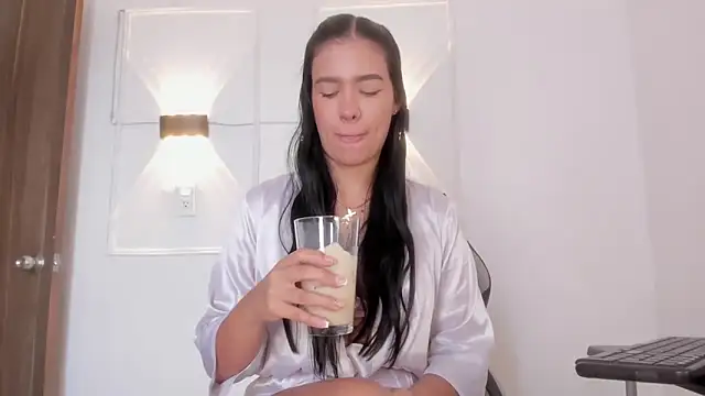 Hanna Risso online show from March 21, 2026, 6:12 pm