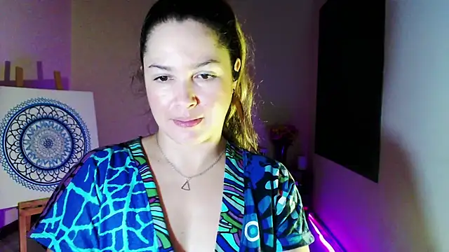 solamatista11 online show from February 25, 2025, 1:20 am